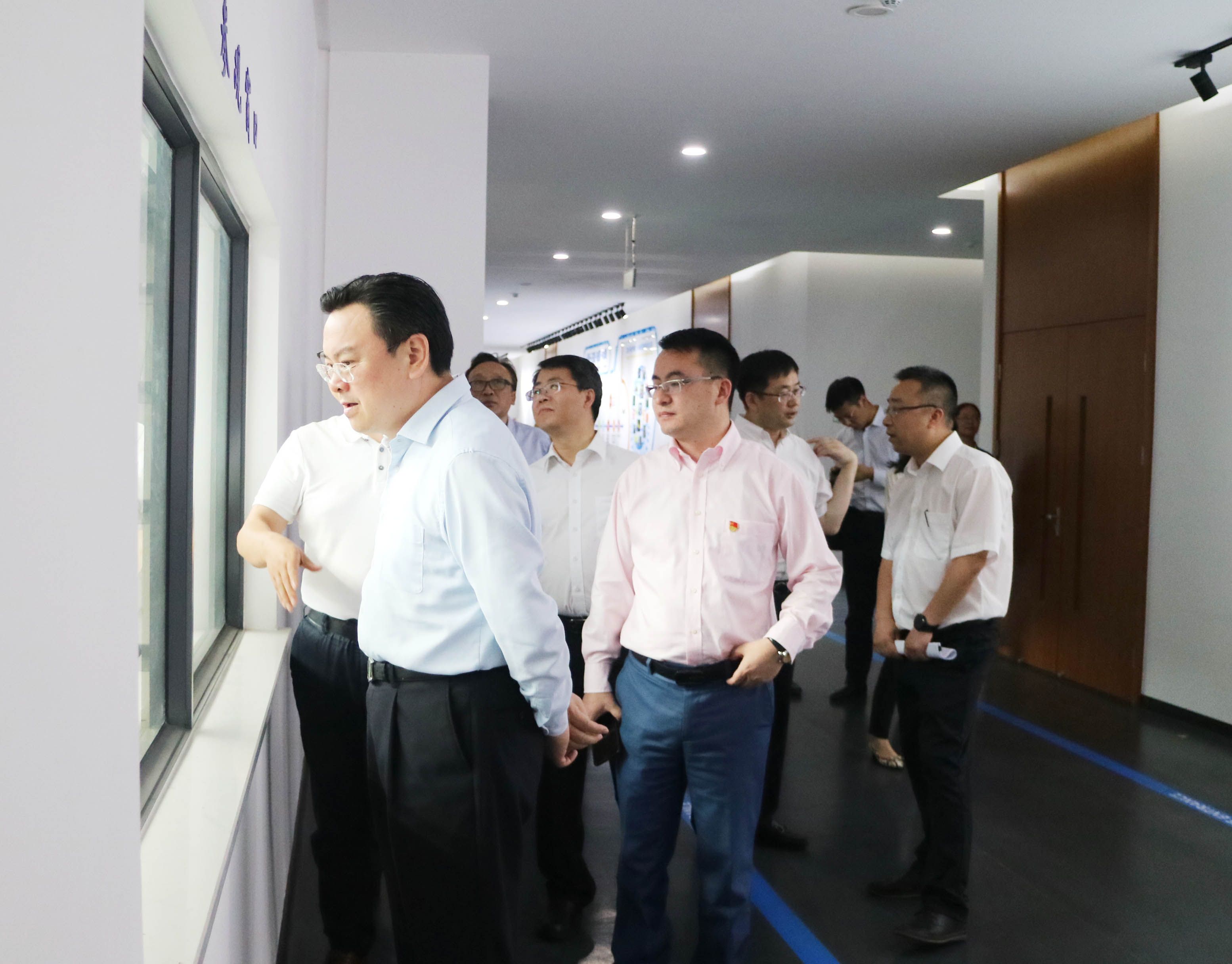 蘇州高新區(qū)黨工委書記方文浜一行蒞臨通錦調(diào)研指導(dǎo) 蘇州高新區(qū)黨工委書記方文浜一行蒞臨通錦調(diào)研指導(dǎo)