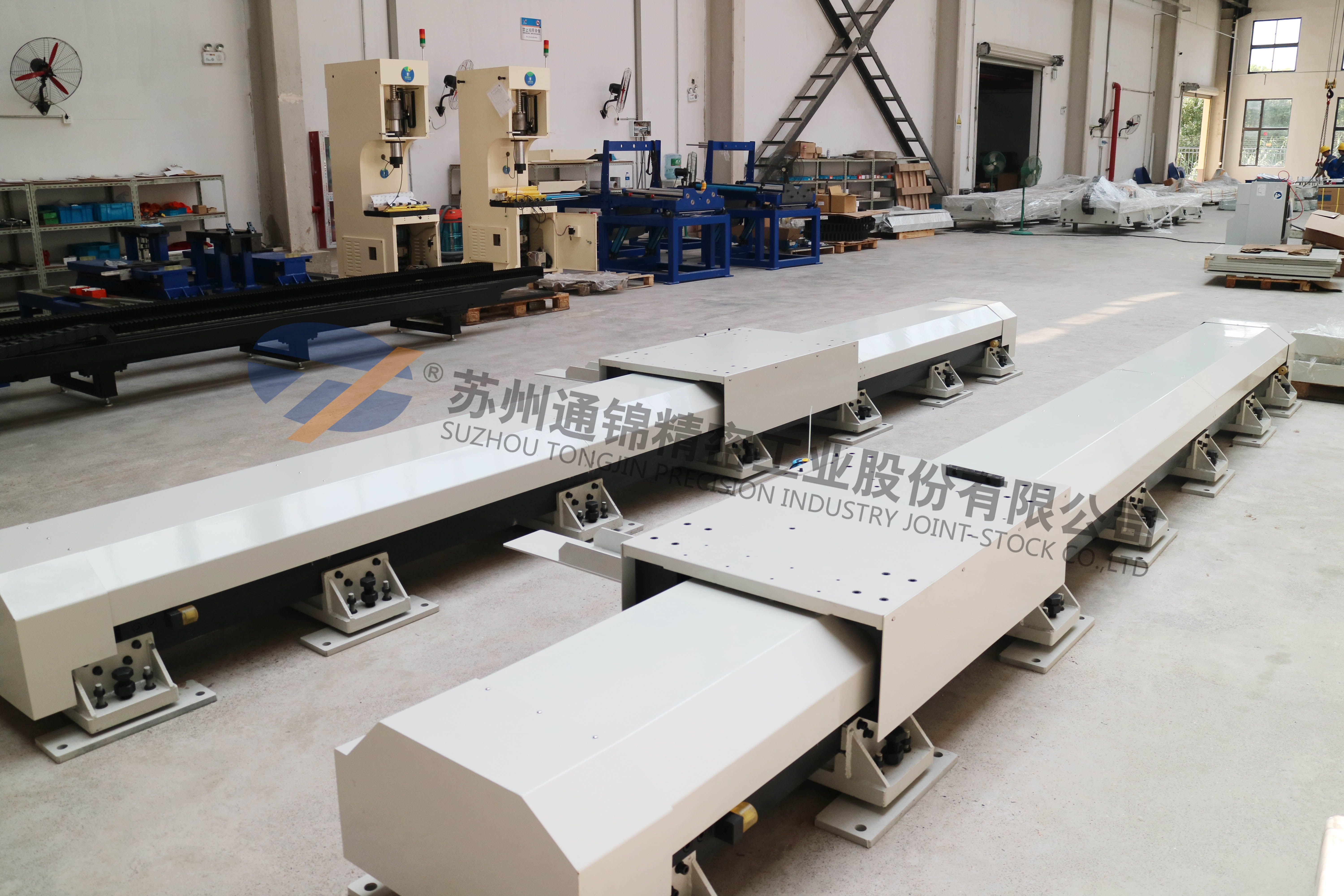 通錦第七軸機器人為什么需要使用防護罩？